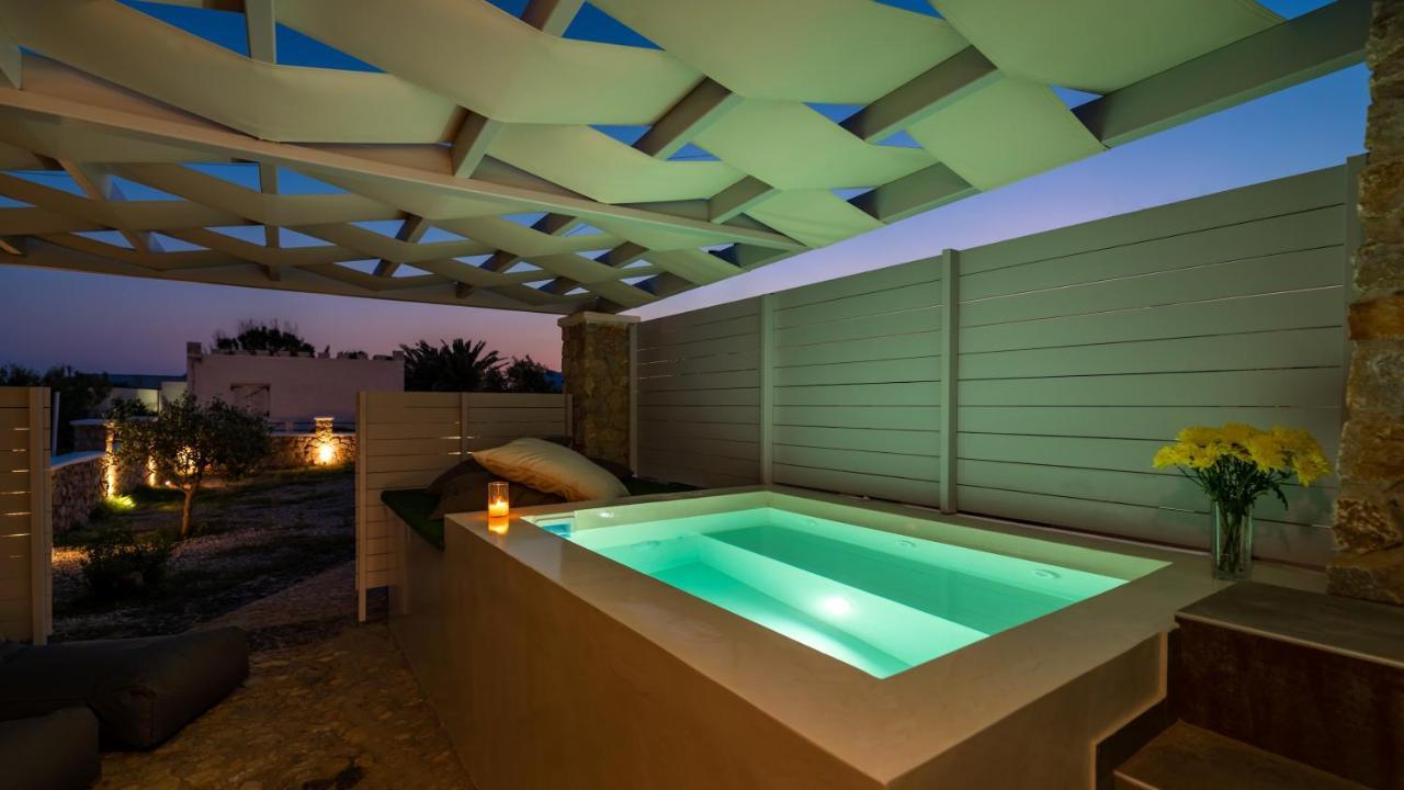 Kasteli Suites เปริโวลอส ภายนอก รูปภาพ